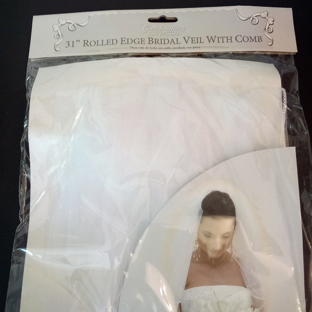 31 Inch Rolled Edge Bridal Veil With Comb